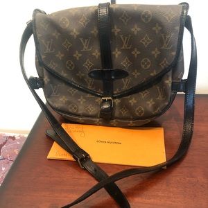 Authentic Louis Vuitton Saumur 30
